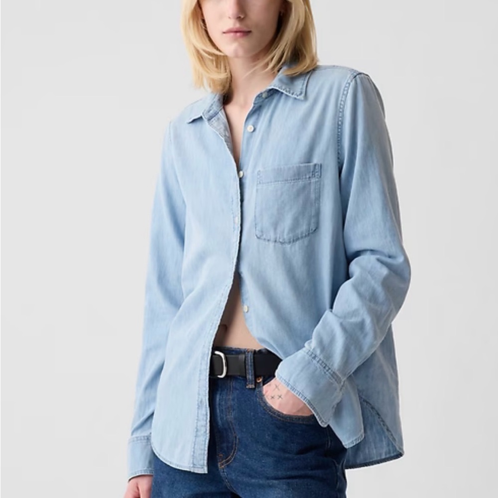 GAP Light Blue Button Down Shirt
